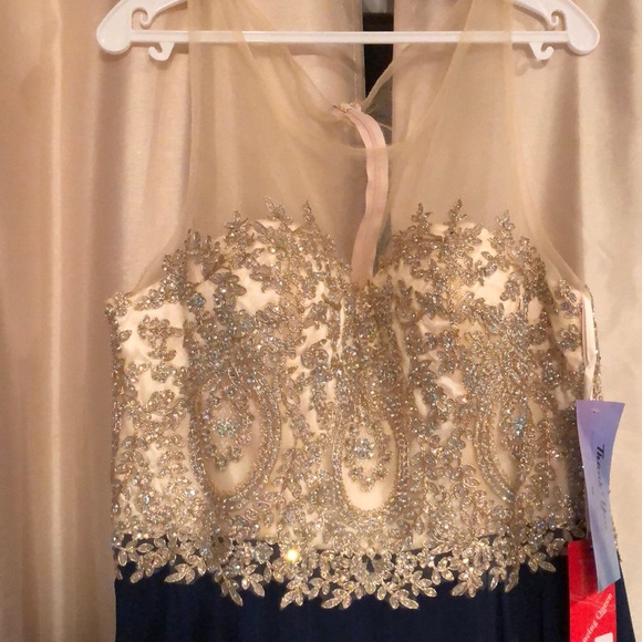 Prom dress - Picture 3 of 8